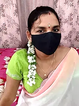 Snapshot of Lalitha-1995 chatting on 11-05-25, 07:41 Lalitha-1995 online show from 11-05-25, 07:41