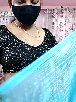 Snapshot of Lalitha-1995 chatting on 11-15-25, 06:11 Lalitha-1995 online show from 11-15-25, 06:11