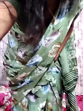 Snapshot of Lalitha-1995 chatting on 11-28-25, 05:26 Lalitha-1995 online show from 11-28-25, 05:26