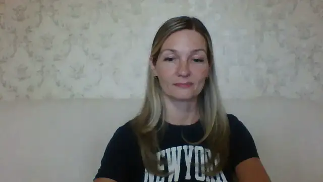 Snapshot of sweetriki chatting on 06-17-26, 05:36 sweetriki online show from 06-17-26, 05:36