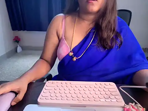 Snapshot of Anjalistar chatting on 09-10-25, 03:39 Anjalistar online show from 09-10-25, 03:39