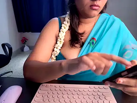 Snapshot of Anjalistar chatting on 09-19-25, 04:14 Anjalistar online show from 09-19-25, 04:14