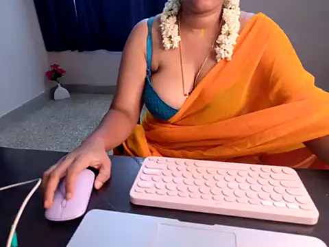 Snapshot of Anjalistar chatting on 09-24-25, 03:54 Anjalistar online show from 09-24-25, 03:54