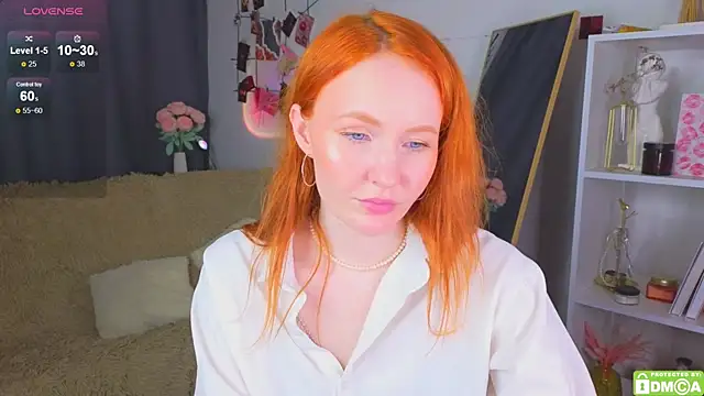 Snapshot of JoyceJones chatting on 09-19-25, 07:03 JoyceJones online show from 09-19-25, 07:03