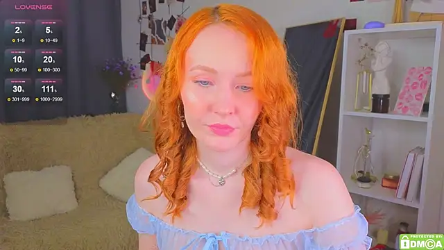 Snapshot of JoyceJones chatting on 09-30-25, 07:08 JoyceJones online show from 09-30-25, 07:08
