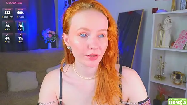 Snapshot of JoyceJones chatting on 10-27-25, 07:07 JoyceJones online show from 10-27-25, 07:07