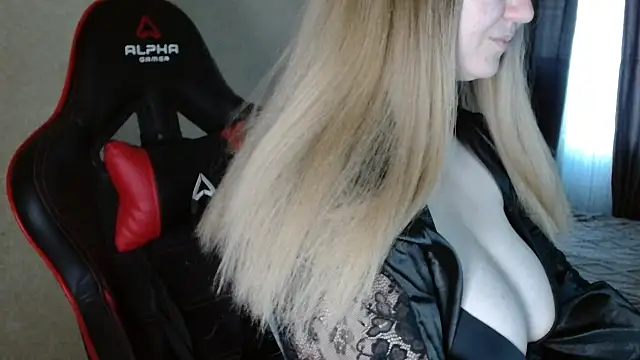 Miaxfox online show from 11-10-25, 12:04