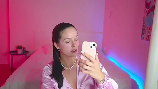 Snapshot of EwelynScott chatting on 09-17-25, 04:30 EwelynScott online show from 09-17-25, 04:30