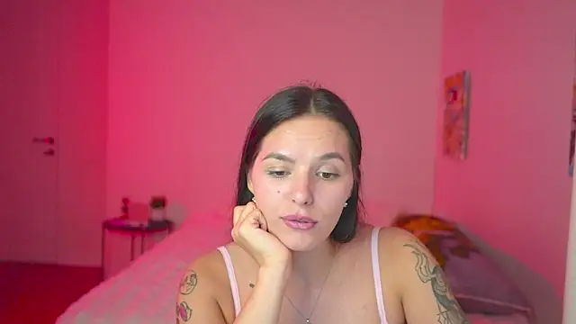 Snapshot of EwelynScott chatting on 09-24-25, 06:00 EwelynScott online show from 09-24-25, 06:00