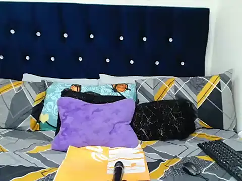 Snapshot of SexyMellon chatting on 09-17-25, 06:42 SexyMellon online show from 09-17-25, 06:42