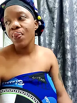 Snapshot of SexyMellon chatting on 10-18-25, 07:03 SexyMellon online show from 10-18-25, 07:03