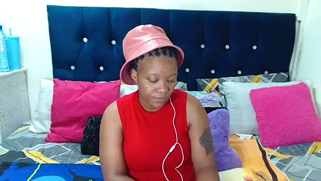 Snapshot of SexyMellon chatting on 10-19-25, 07:03 SexyMellon online show from 10-19-25, 07:03