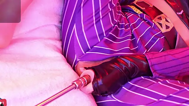 Snapshot of jinixxxx chatting on 12-21-25, 02:35 jinixxxx online show from 12-21-25, 02:35