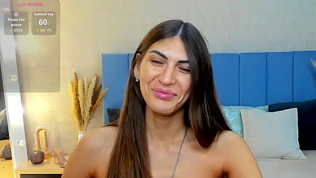 Snapshot of MaggieTurner chatting on 09-15-25, 01:38 MaggieTurner online show from 09-15-25, 01:38