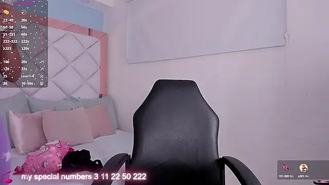 Snapshot of molly_gomezz chatting on 10-09-25, 10:19 molly gomezz online show from 10-09-25, 10:19