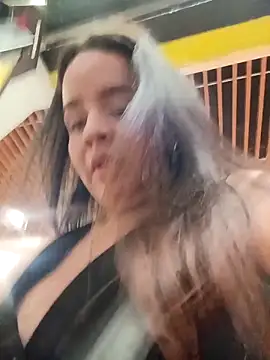 Snapshot of Lambedora_69 chatting on 10-17-25, 08:44 Lambedora 69 online show from 10-17-25, 08:44