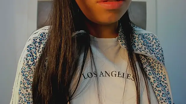 Snapshot of Mia_lopez__ chatting on 09-09-25, 01:10 Mia lopez   online show from 09-09-25, 01:10