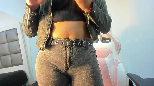 Snapshot of Mia_lopez__ chatting on 09-19-25, 01:12 Mia lopez   online show from 09-19-25, 01:12