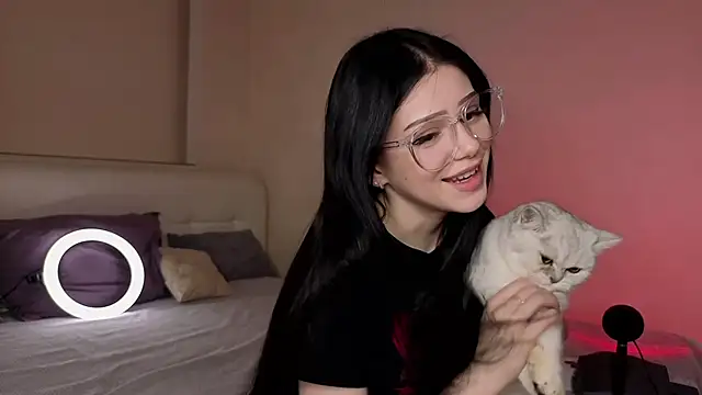 KateHardcastle online show from 10-24-25, 06:26