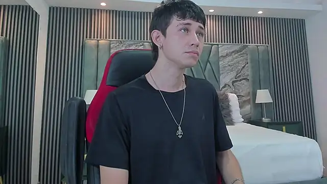 Snapshot of Michael_blue chatting on 09-14-25, 12:15 Michael blue online show from 09-14-25, 12:15