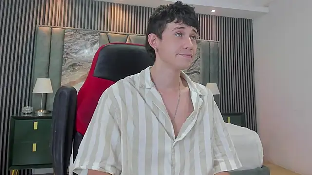 Snapshot of Michael_blue chatting on 09-16-25, 06:42 Michael blue online show from 09-16-25, 06:42