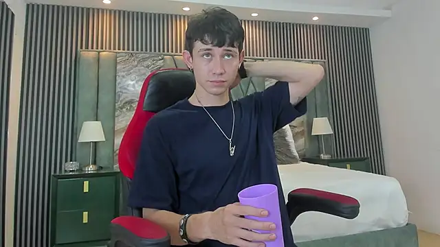 Snapshot of Michael_blue chatting on 09-19-25, 07:58 Michael blue online show from 09-19-25, 07:58