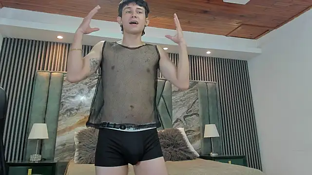 Snapshot of Michael_blue chatting on 09-25-25, 12:20 Michael blue online show from 09-25-25, 12:20