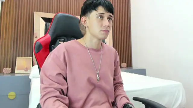 Snapshot of Michael_blue chatting on 10-11-25, 08:07 Michael blue online show from 10-11-25, 08:07