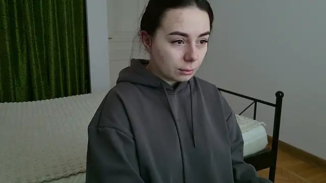 Snapshot of Di_na_Bell chatting on 09-29-25, 05:34 Di na Bell online show from 09-29-25, 05:34