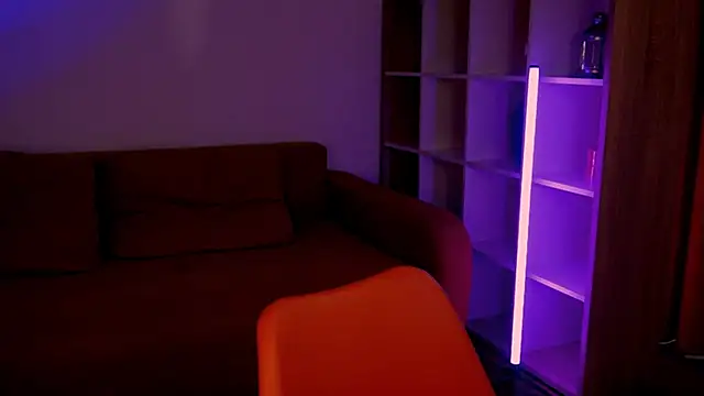 Snapshot of Di_na_Bell chatting on 11-25-25, 06:35 Di na Bell online show from 11-25-25, 06:35