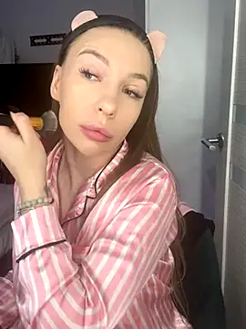 AlysonHuxley  online show from 09-19-25, 09:15