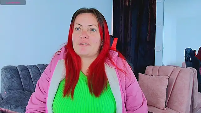 carolinhe  online show from 10-03-25, 08:17