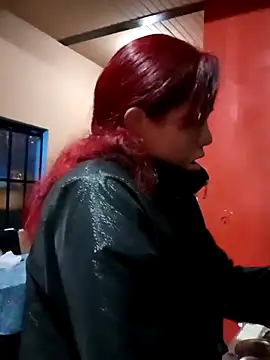 carolinhe  online show from 10-21-25, 01:23