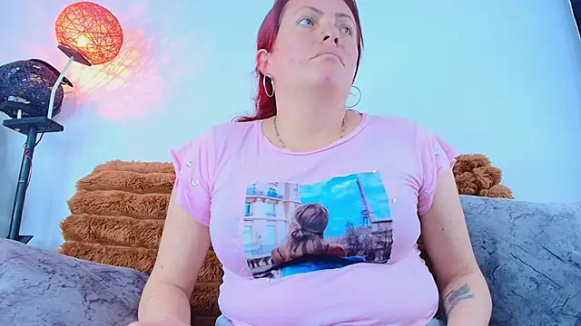 carolinhe  online show from 11-11-25, 08:09