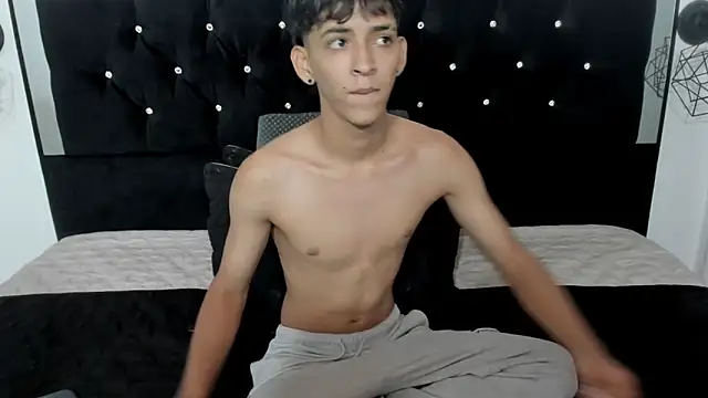 Sebas cat online show from 02-07-26, 02:48