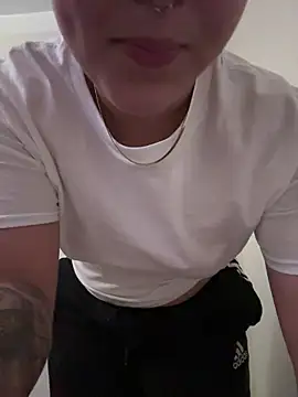 babykalirose online show from 10-11-25, 02:55