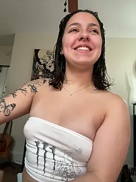 Snapshot of babykalirose chatting on 04-30-26, 01:50 babykalirose online show from 04-30-26, 01:50