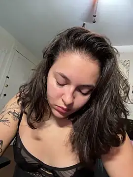Snapshot of babykalirose chatting on 05-20-26, 06:19 babykalirose online show from 05-20-26, 06:19