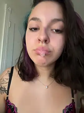Snapshot of babykalirose chatting on 05-28-26, 04:48 babykalirose online show from 05-28-26, 04:48