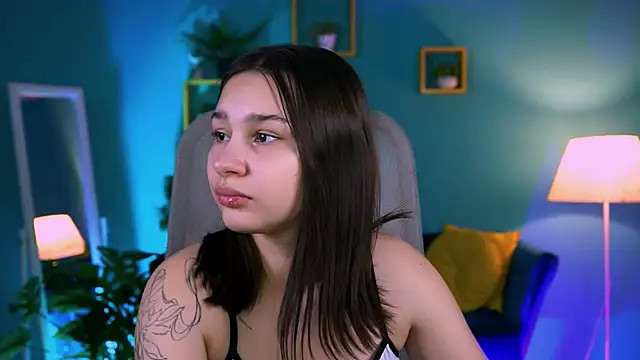 KimClarks  online show from 12-19-25, 11:50