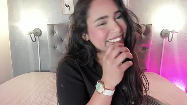 Snapshot of GiannaSlimJB chatting on 09-26-25, 03:32 GiannaSlimJB online show from 09-26-25, 03:32