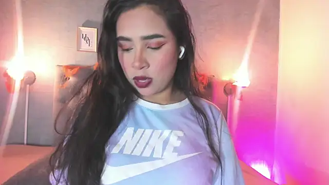 Snapshot of GiannaSlimJB chatting on 10-03-25, 03:25 GiannaSlimJB online show from 10-03-25, 03:25