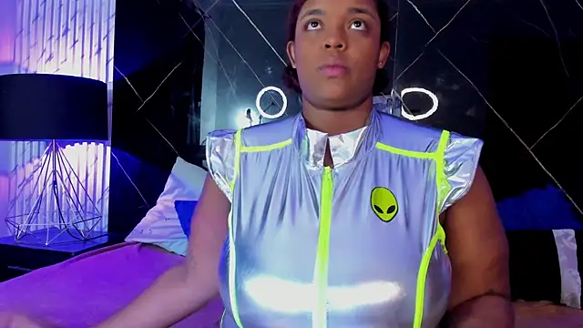 Snapshot of Alaia_Gutierrez chatting on 10-10-25, 08:41 Alaia Gutierrez online show from 10-10-25, 08:41