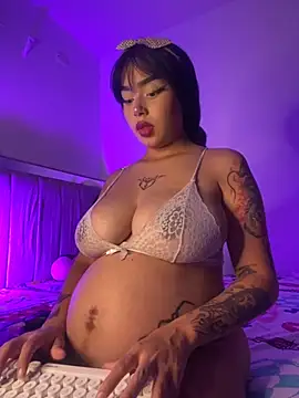 Snapshot of lucialauper_ chatting on 10-12-25, 01:15 lucialauper  online show from 10-12-25, 01:15