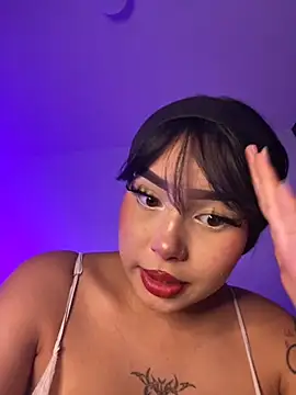 Snapshot of lucialauper_ chatting on 10-18-25, 02:25 lucialauper  online show from 10-18-25, 02:25