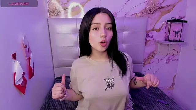 Anna Blade  online show from 04-23-26, 04:42