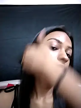 Snapshot of Your-Kitkat chatting on 10-18-25, 09:15 Your-Kitkat online show from 10-18-25, 09:15