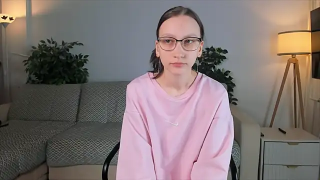 Snapshot of AnnisGelI chatting on 12-02-25, 01:39 AnnisGelI online show from 12-02-25, 01:39