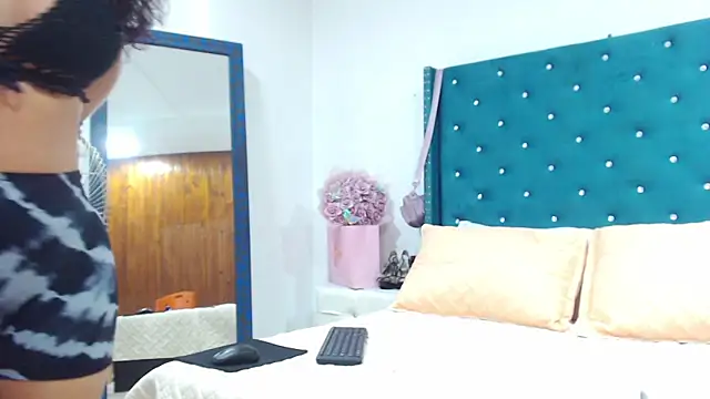 KimScarleth online show from 09-25-25, 04:32