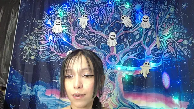 Zafira Mayeers online show from 10-21-25, 05:41